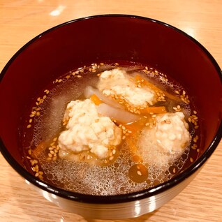 鶏団子の中華スープ